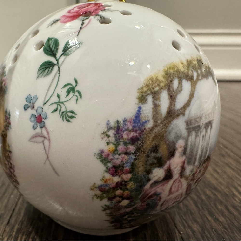 Taylor of London Porcelain Pomander Potpourri Holder Ball Ornament Victorian - Picture 5 of 7